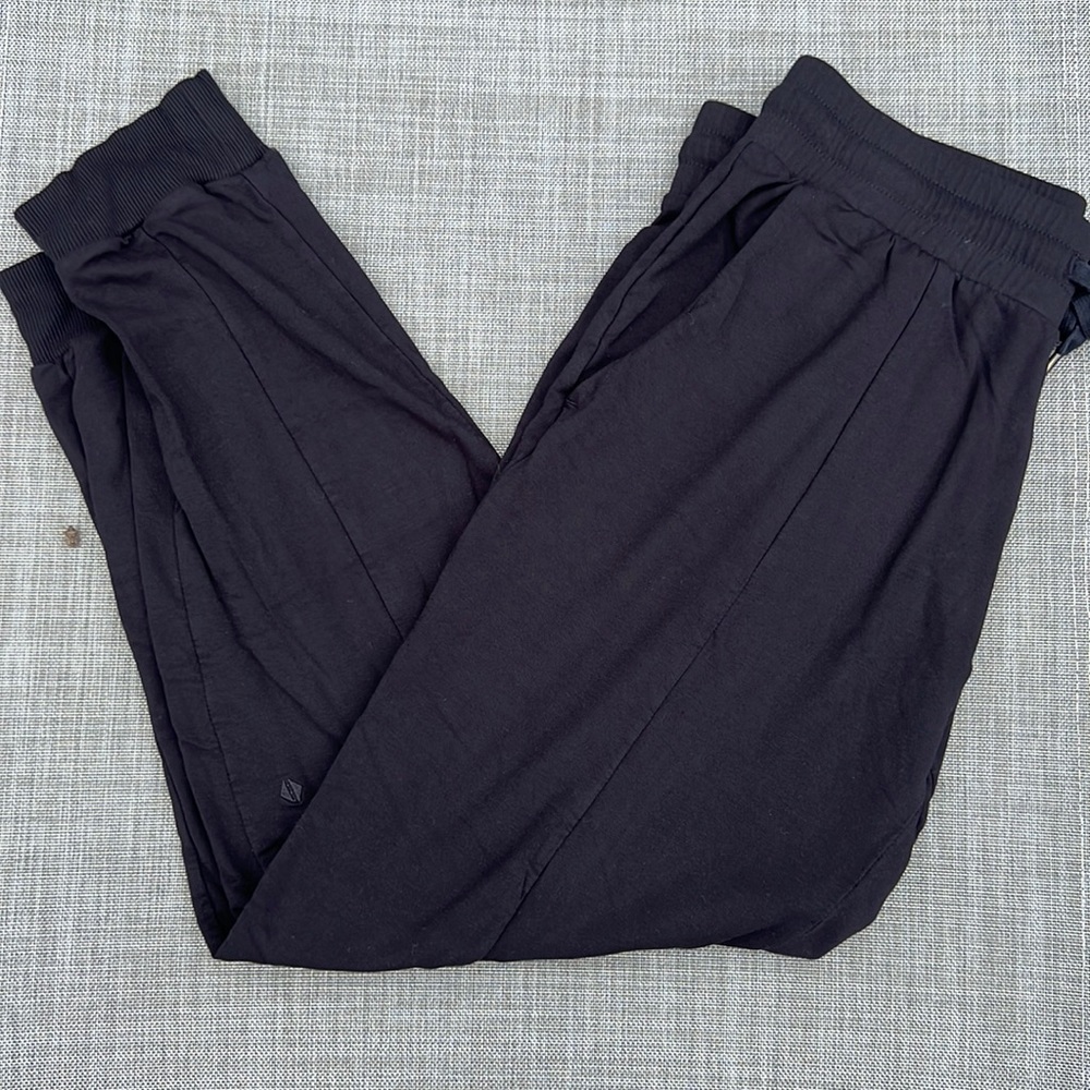 Tavi Noir black comfy joggers size medium